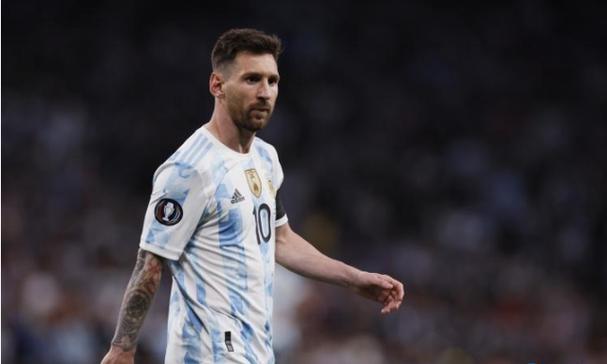 “一男性外籍学生翻墙潜入女生宿舍实施猥亵”，三峡大学通报